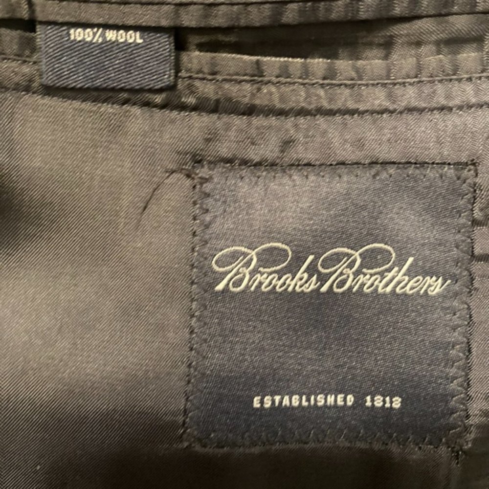 Brooks Brothers, 100% Wool Suit - Picture 12 of 12